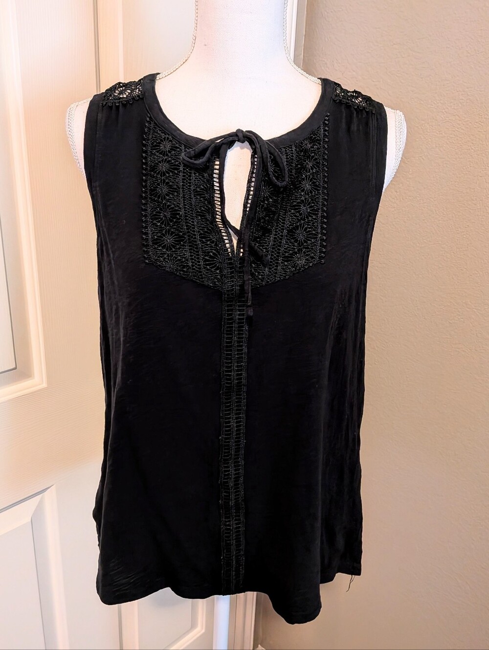 Rafaella 100% Cotton Black Sleeveless Embroidered Tie-Neck Camisole